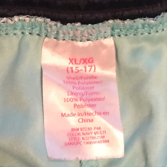 Ruffled shorts - Picture 2 of 2